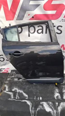 Двері задні в зборі 821006386R RENAULT