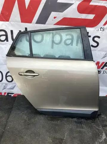 Двері пасажирські задні праві 821007080R RENAULT