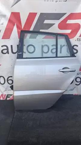 Двері задні 821010028R RENAULT