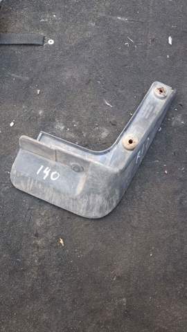Бризговик задній, правий 868423Z000 HYUNDAI