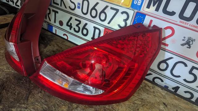 Ліхтар задній правий 8A6113404A FORD