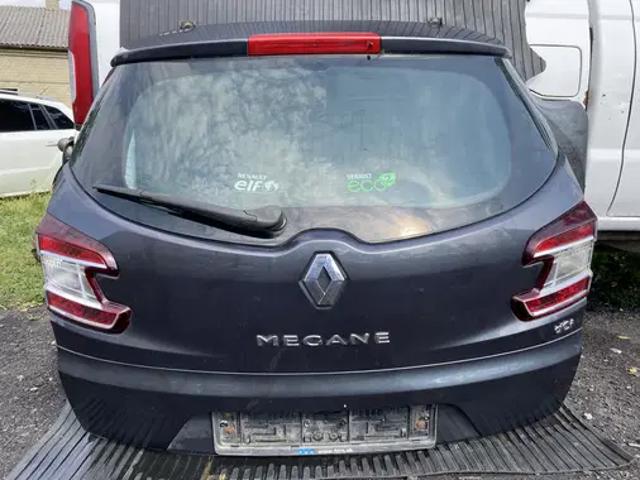 Задні двері багажника 901005799R RENAULT