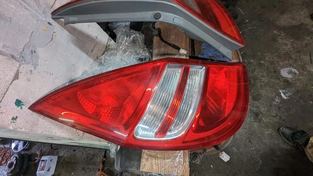 Задня ліва фара 924012R0 HYUNDAI