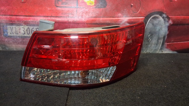 Фара задня права зовнішня 924023K0 HYUNDAI
