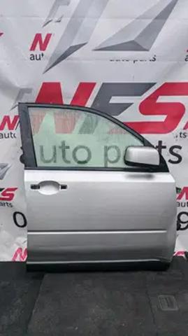 Пасажирські передні двері H0100JG0MM NISSAN