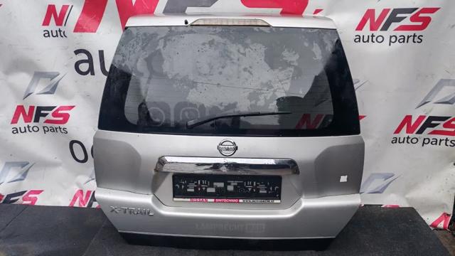 Задні двері багажника K010MJG4EB NISSAN