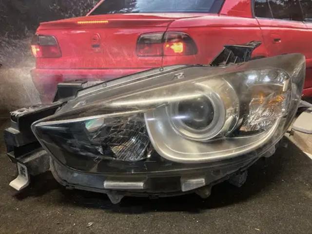 Фара ліва KD3151040 MAZDA