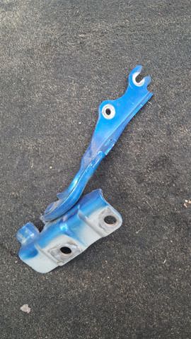 Завіс капота, лівий KD5352420 MAZDA