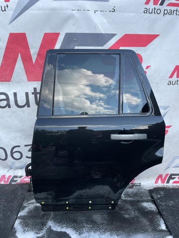 Двері пасажирськи задні ліві LR001613 LAND ROVER
