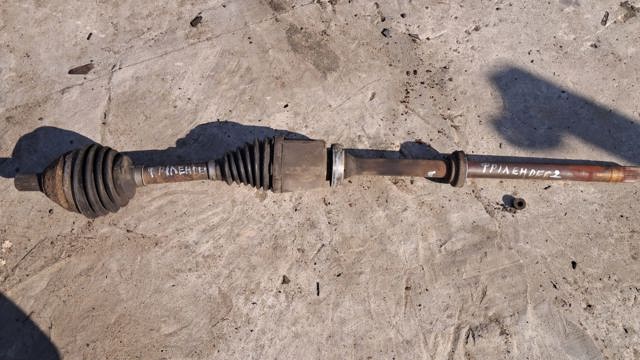 Піввісь передня, права LR062661 LAND ROVER