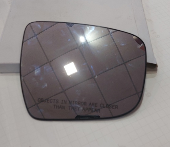 Скло дзеркала заднього виду, правого 963653YM7A NISSAN