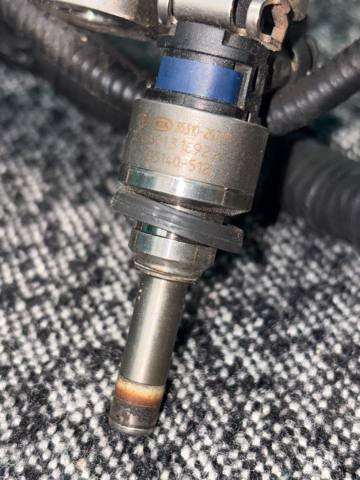 Форсунка дизельна в зборі, розпилювач + тримач 353102G710 HYUNDAI