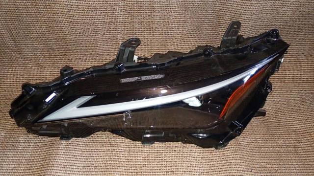 Фара 8118553A00 TOYOTA