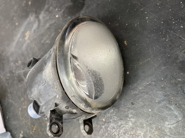 Протитуманка ліва Тойота Яріс