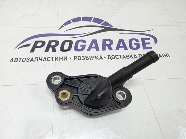 Водяний патрубок 06K121132 VAG