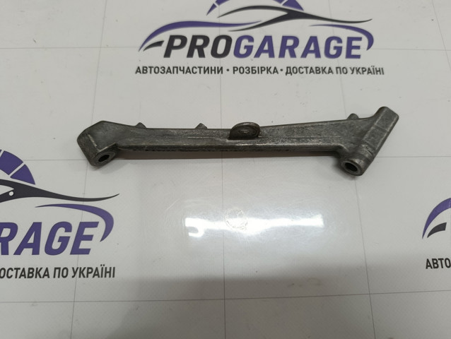 Кронштейн впускного колектора 06L129723C VAG