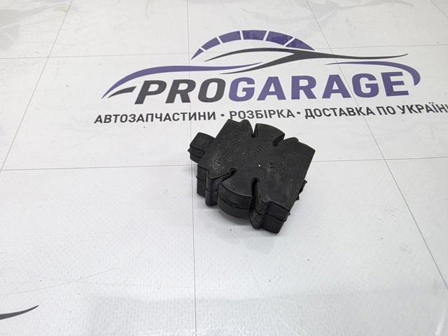Подушка радіатора охолодження, верхня 17117553480 BMW