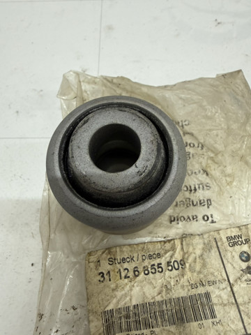 Сайлентблок передньої підвіски 31126855509 BMW