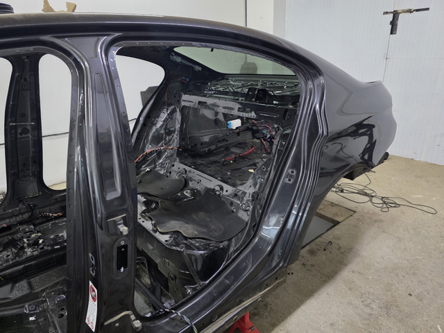 Крило заднє ліве 41217240487 BMW