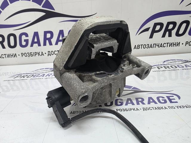 Права опора двигуна 4G0199381LH VAG