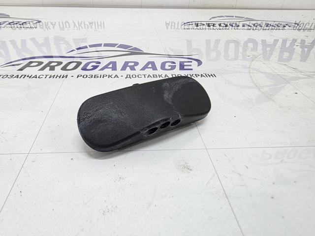 Форсунка омивача скла лобового, права 4G0955988A VAG