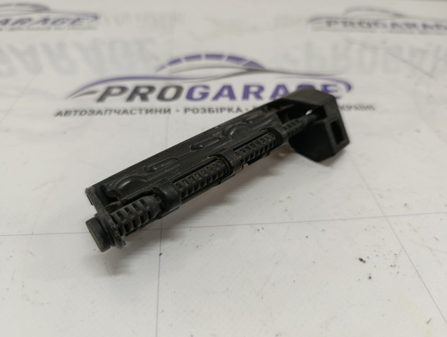 Кронштейн бампера заднього, правий 4G5807890 VAG