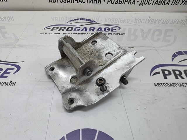 Кронштейн бампера переднього, правий 51117186514 BMW