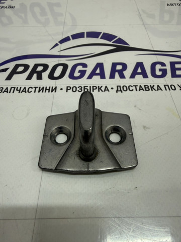 Фіксатор/петля (зацеп) замка дверей передньої 51217312545 BMW