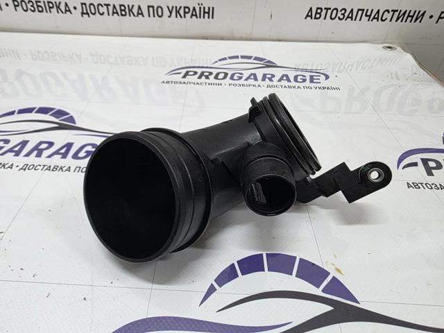 Патрубок повітряний, вихід повітряного фільтра 5Q0129635L VAG