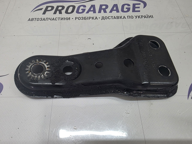 Кронштейн передньої балки 5Q0199518G VAG