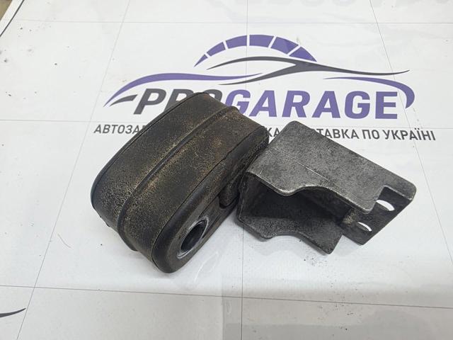 Кронштейн задньої подушки глушника 5Q0253144D VAG