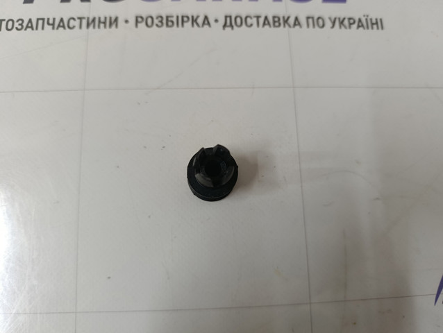 Пістон (кліп) кріплення підкрилки переднього крила 8K0863788 VAG