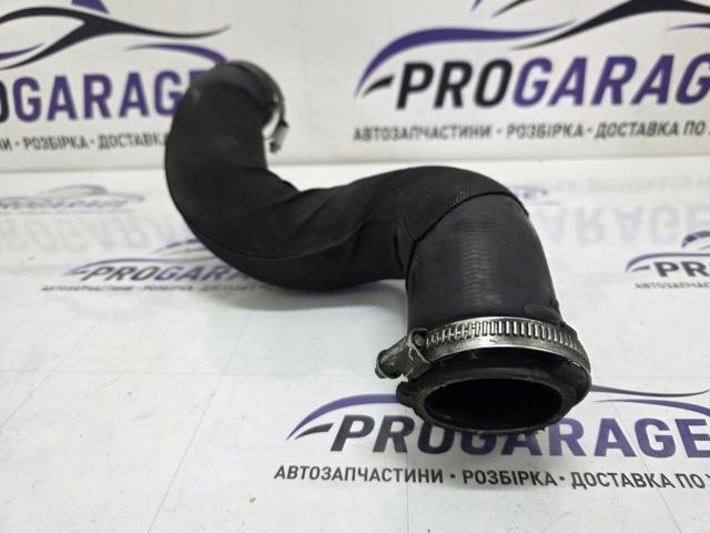 Патрубок повітряний, дросельної заслінки 8R0145737N VAG