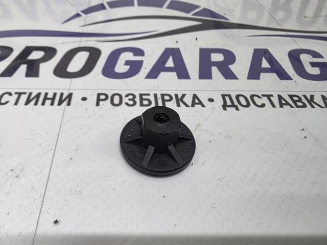 Болт / гайка кріплення N90757901 VAG