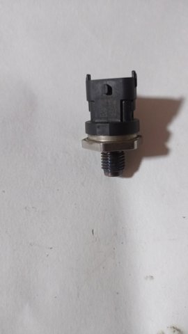 Датчик тиску палива 0281002767 BOSCH