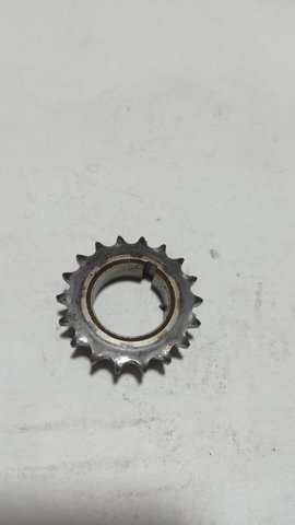 Зірочка приводу коленвала двигуна 1352122020 TOYOTA