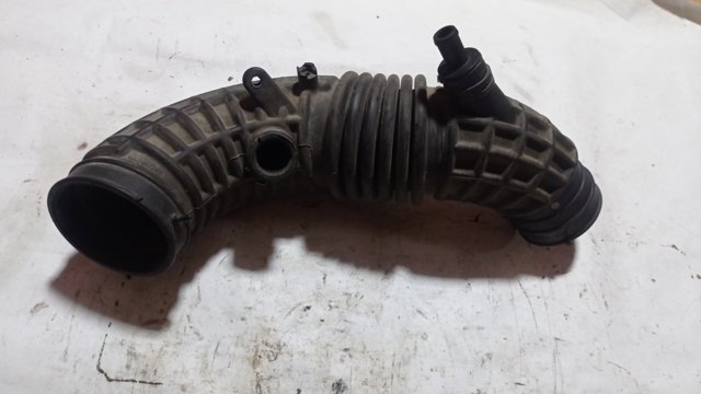 Патрубок повітряний, вихід повітряного фільтра 16576EB300 NISSAN