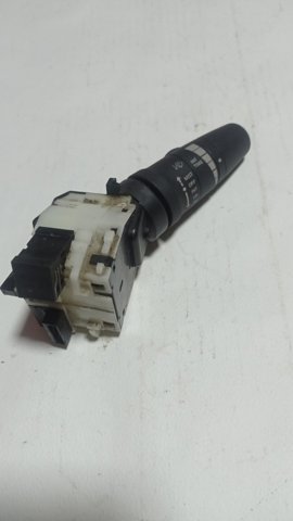 Перемикач підрульовий, правий 25260EE90B NISSAN