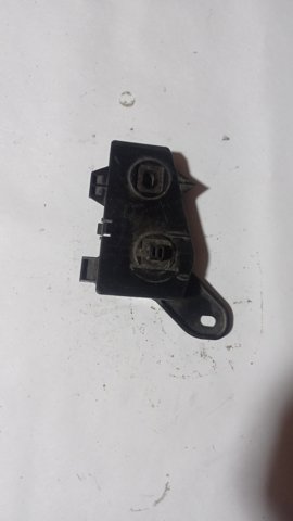Кронштейн бампера заднього, правий 5215548011 TOYOTA