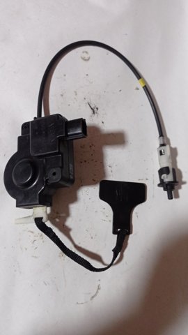 Лічинка замка паливного бака 7703048020 TOYOTA