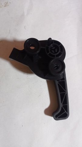 Кронштейн ручки відкривання капота 811803F000 HYUNDAI