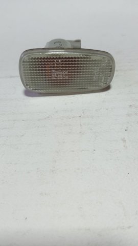 Повторювач повороту в крило 8173151010 TOYOTA