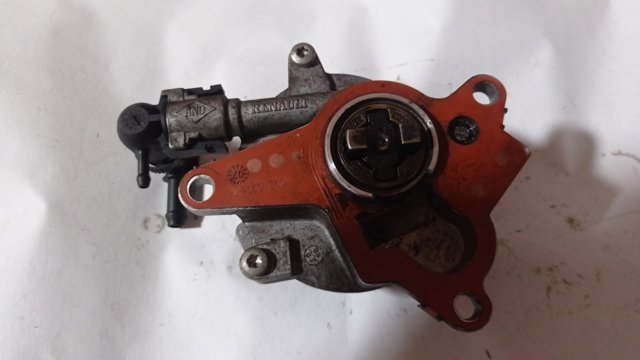 Насос вакуумний 8200472458 NISSAN