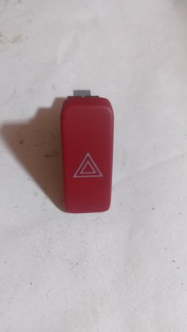 Кнопка аварійки 8433202131 TOYOTA