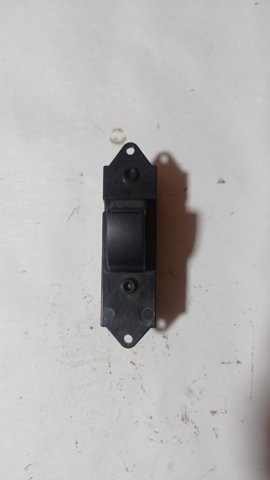 Кнопка вмикання двигуна склопідіймача задня 8608A063 MITSUBISHI