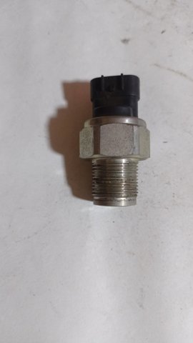 Датчик тиску палива 8945871010 TOYOTA