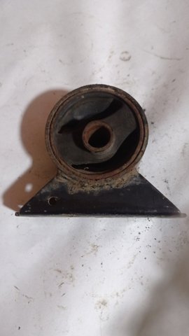 Подушка (опора) двигуна передня (сайлентблок) MB309486 MITSUBISHI