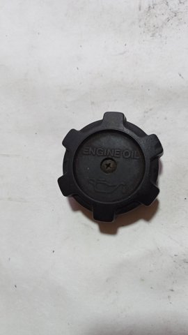Кришка маслозаливной горловини MD132260 MITSUBISHI