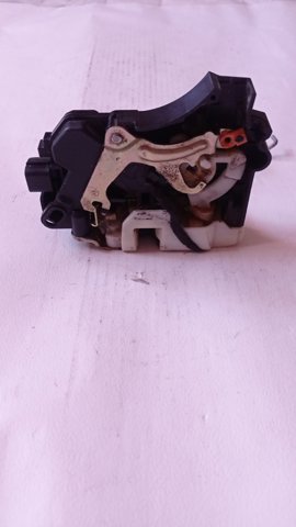 Замок передніх пасажирських дверей MN159930 MITSUBISHI