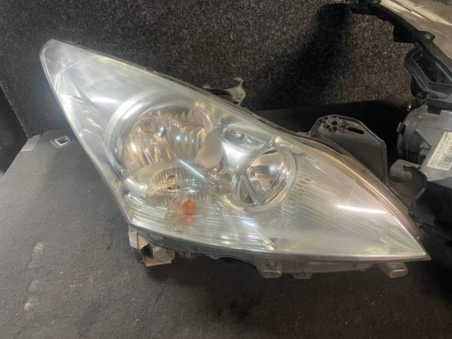 Фара передня права 9682519080 PEUGEOT